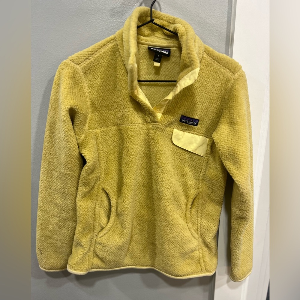 Patagonia women’s retool pullover